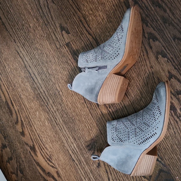 Sofft Blue and Gray Heeled Boots with Modern Design - Picture 2 of 7